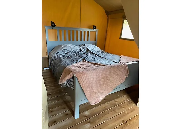 Minicamping De Lindenhoeve - Safaritent Konijntje Dağ evi Nistelrode