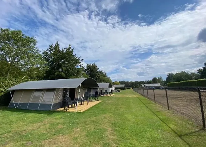 Minicamping De Lindenhoeve - Safaritent Konijntje Dağ evi